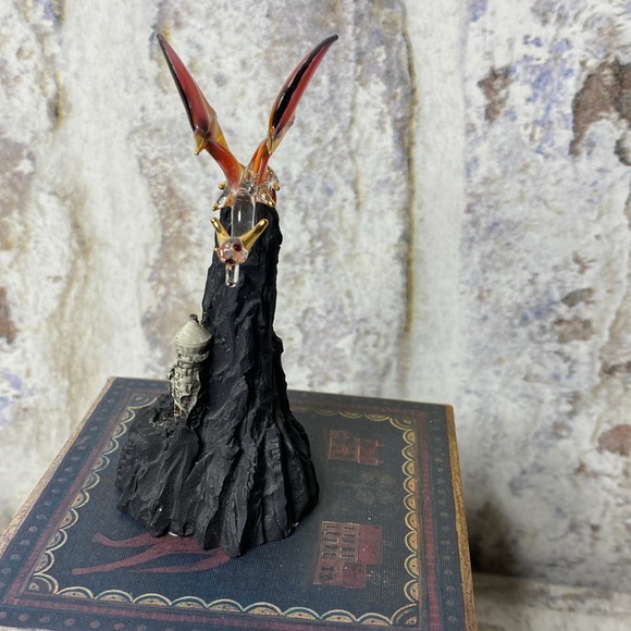 Glass Baron “Castle Mountain” Dragon w/Swarovski elements & 22kt gold Accents - Picture 2 of 6
